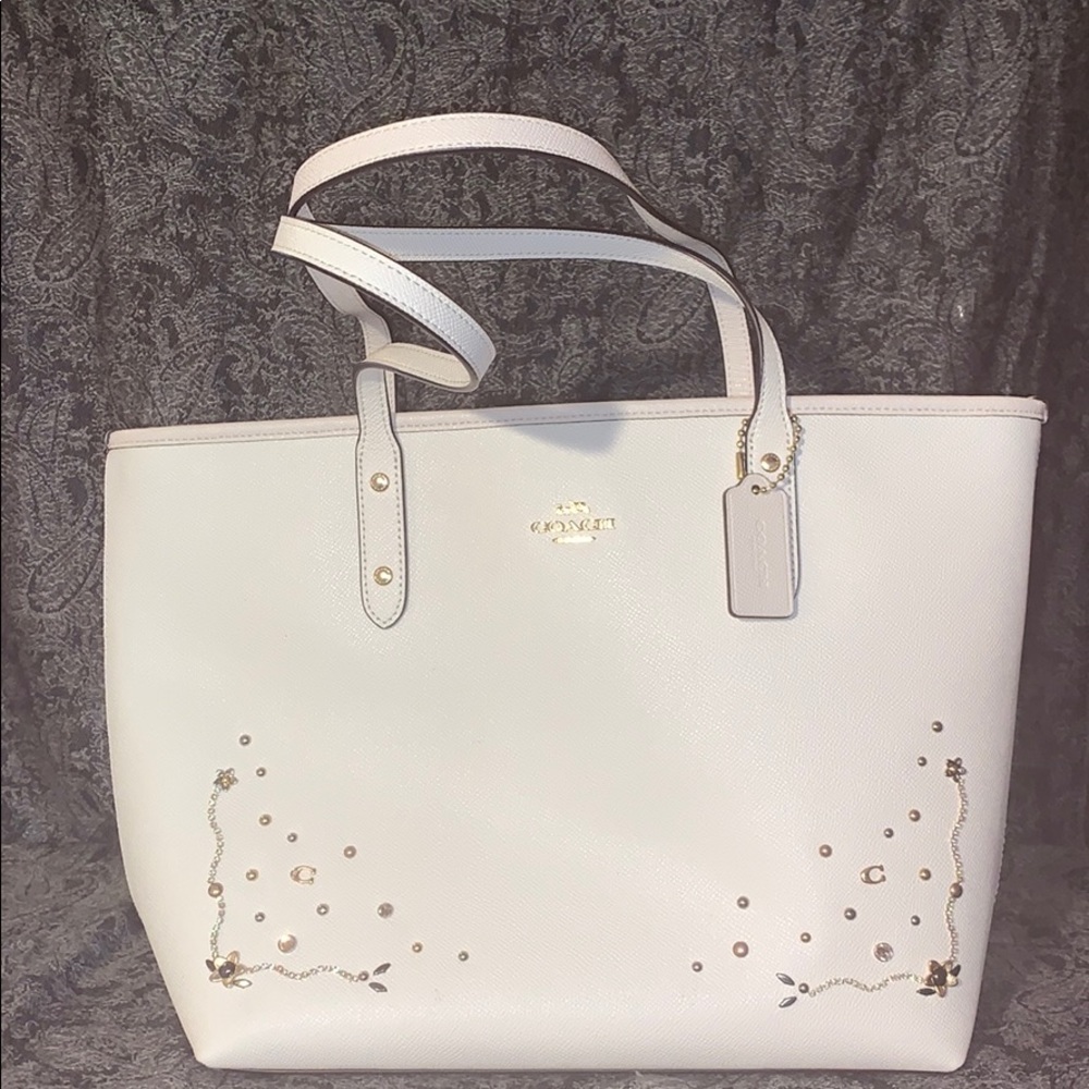 Coach  crystal rivets city zip